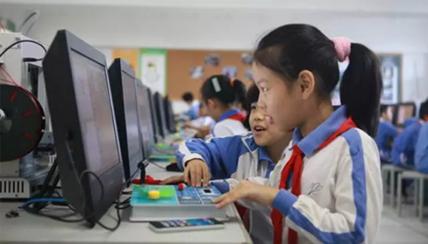 麻花传媒XK8046（dé）創客教育